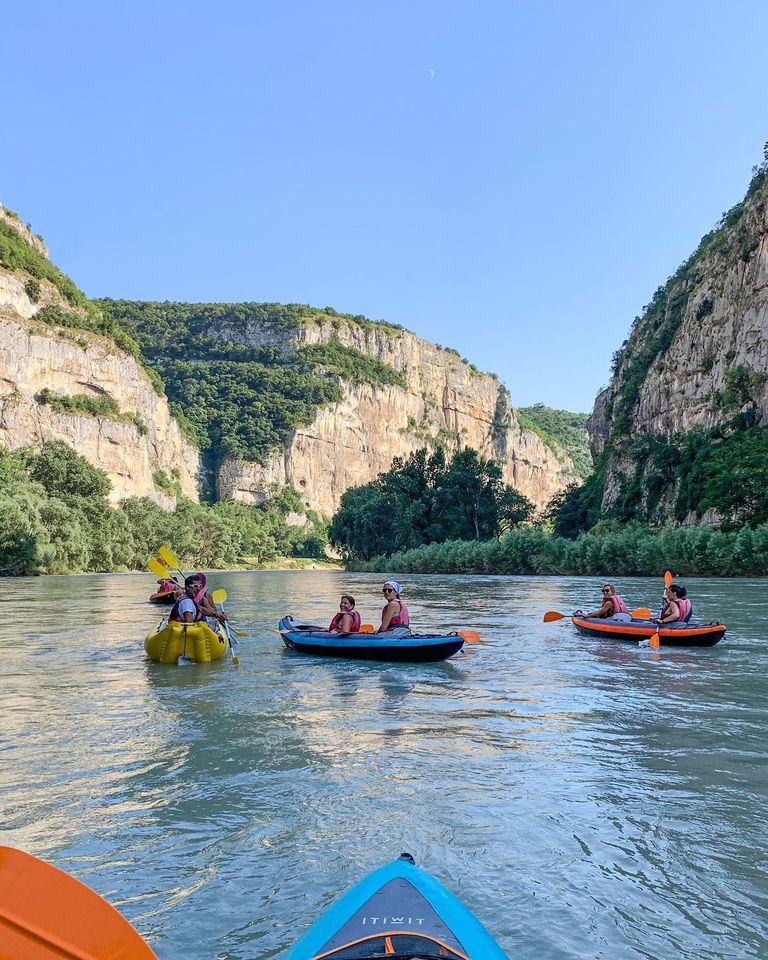 Easter Monday - Eggs, Asparagus, Bread and Salamelle + Rafting / kayaking
