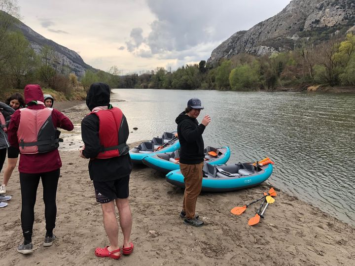 La Stagione inizia!
 Poca acqua in fiume, perfetto per imparare il Kayak!
 Preno...