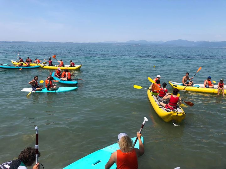 Visitvaldadige.com RAFTING AND KAYAK EXPERIENCE In the Adige river and in the lake of ...
